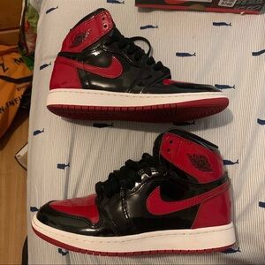 Nike air Jordan 1 bred Sz 4.5y used ❤️🖤